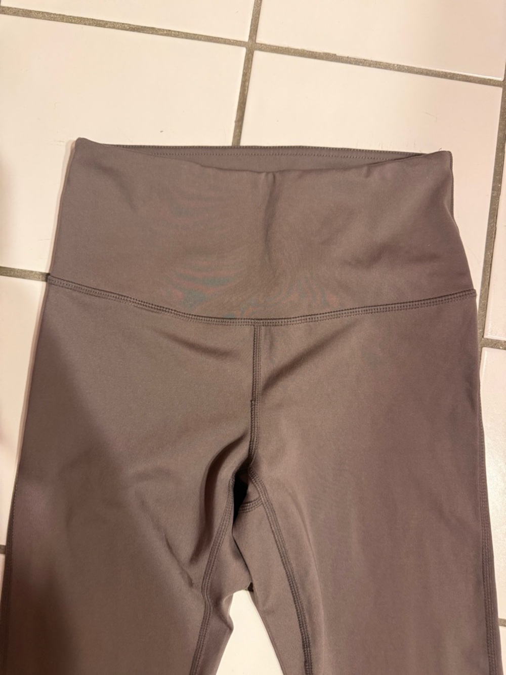 Women’s Grayish-Purple Active Capri / Cropped Leggings - Picture 3 of 5
